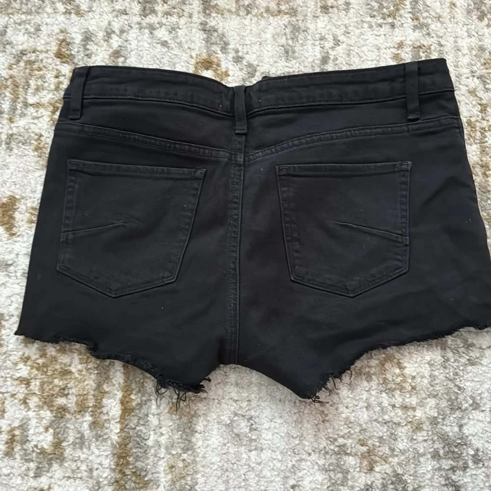 Aritzia | Talula Black Denim Shorts​​​​ - Picture 2 of 6